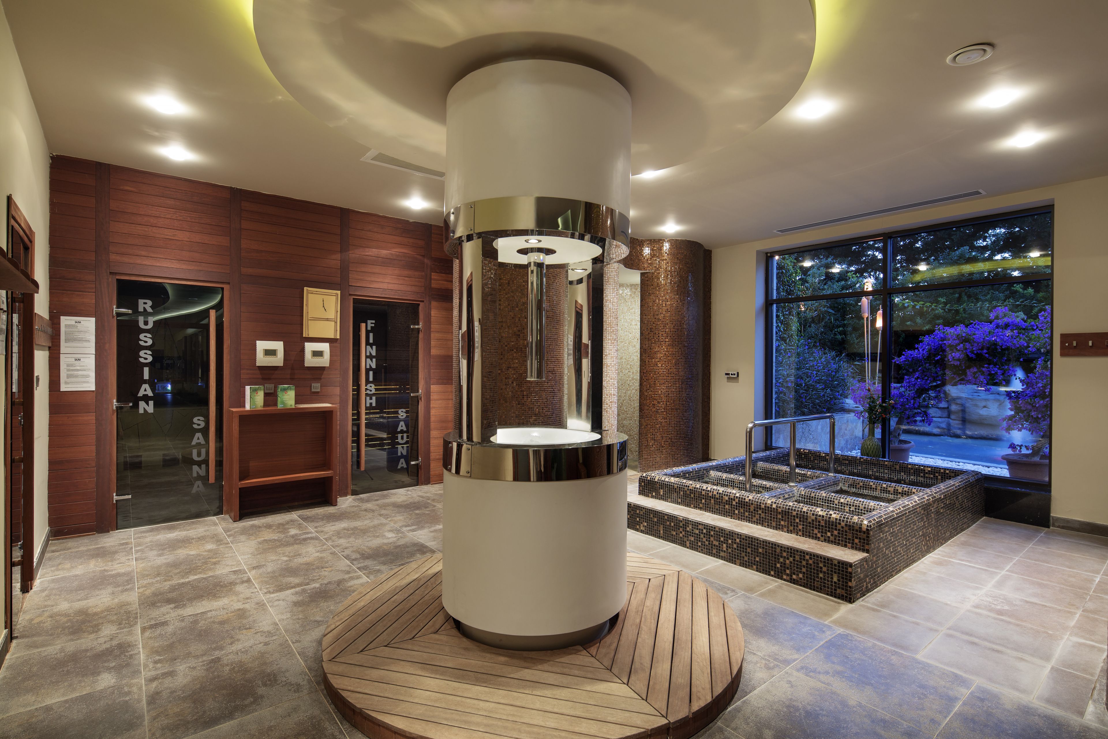Couples treatment rooms, sauna, steam room, Turkish bath