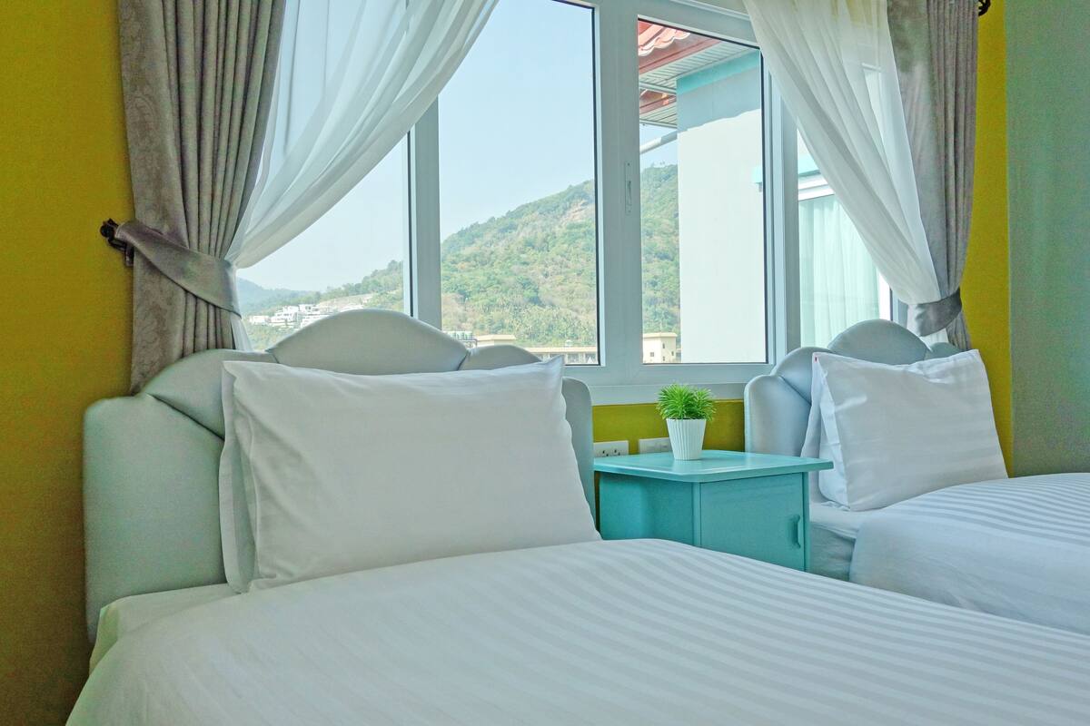 in-room safe, desk, free wifi, bed sheets