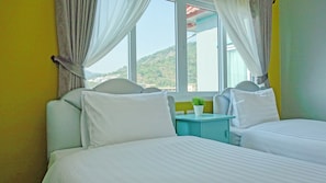 Cofres nos quartos, escrivaninha, Wi-Fi de cortesia, roupa de cama
