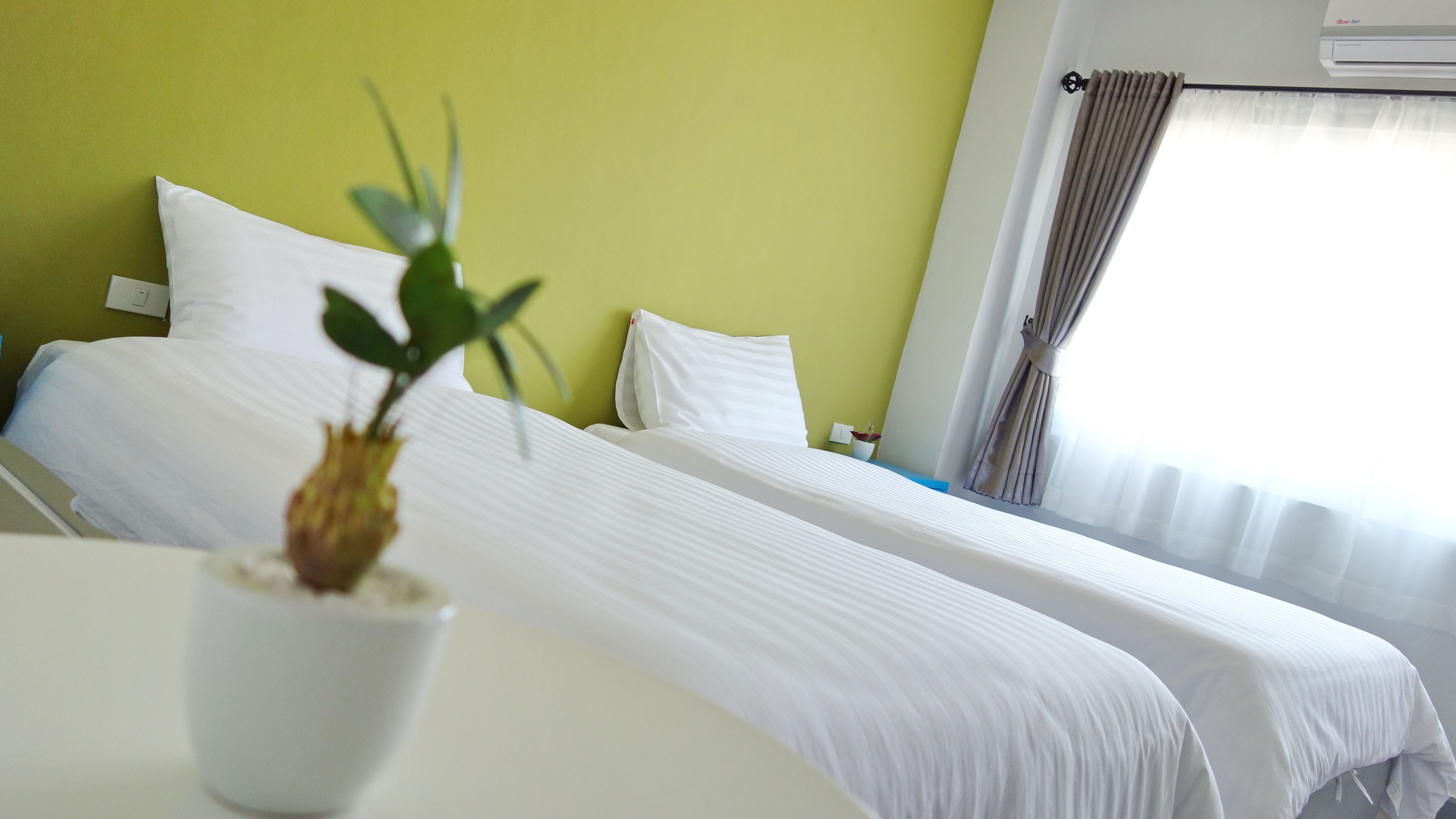 superior double room | in-room safe, desk, free wifi, bed sheets