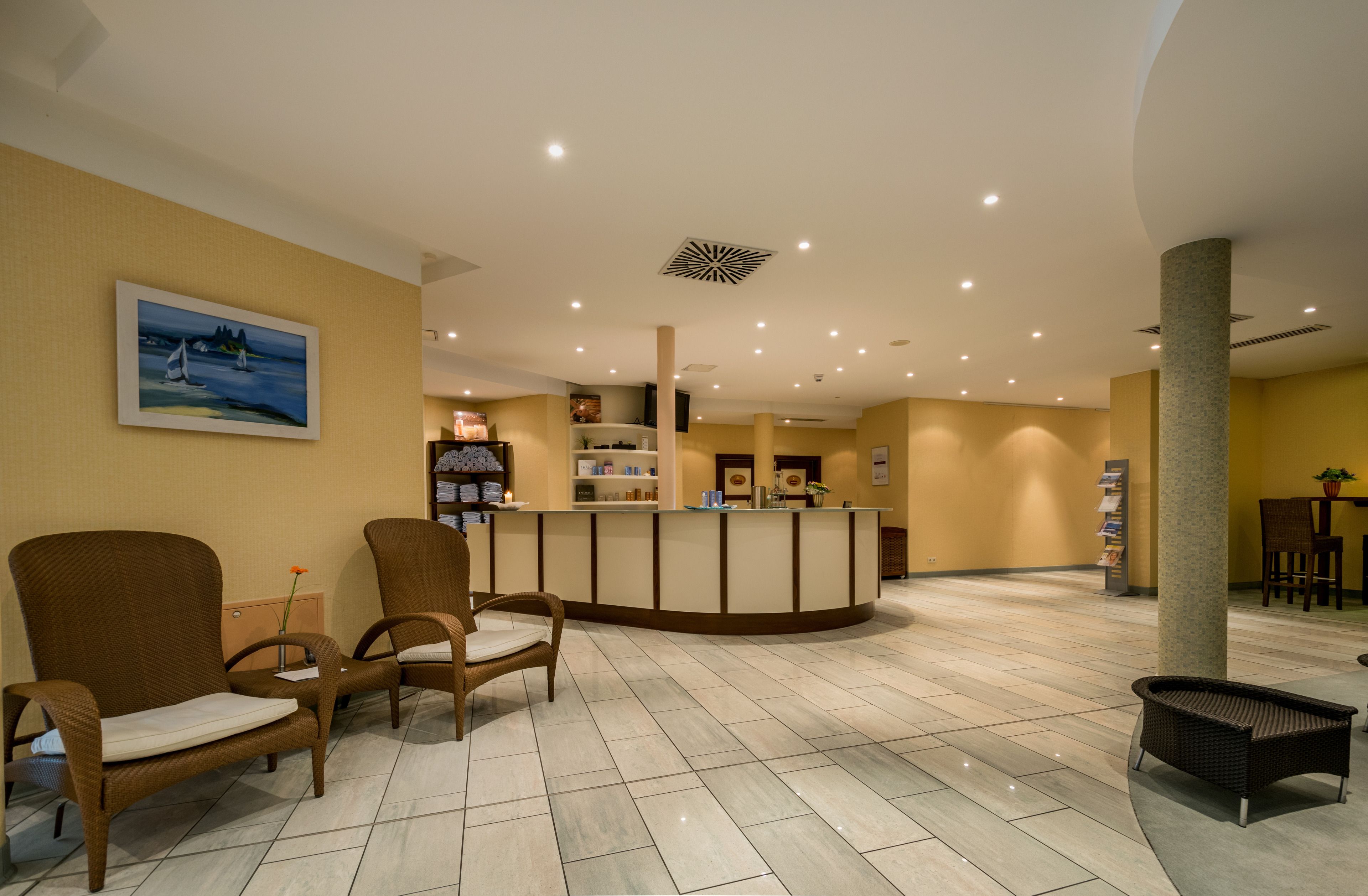 couples treatment room(s), sauna, steam room, aromatherapy