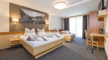 Superior Apartment, 3 Bedrooms, Balcony (App 30) | In-room safe, free WiFi, bed sheets