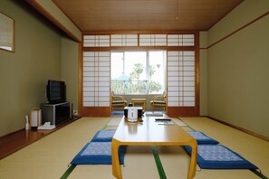 Laptop workspace - Kyukamura Ohkunoshima (Takehara)