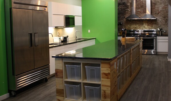 Fridge, microwave