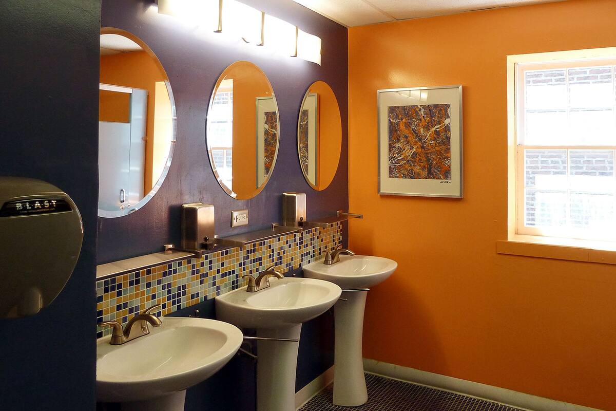 Bathroom sink
