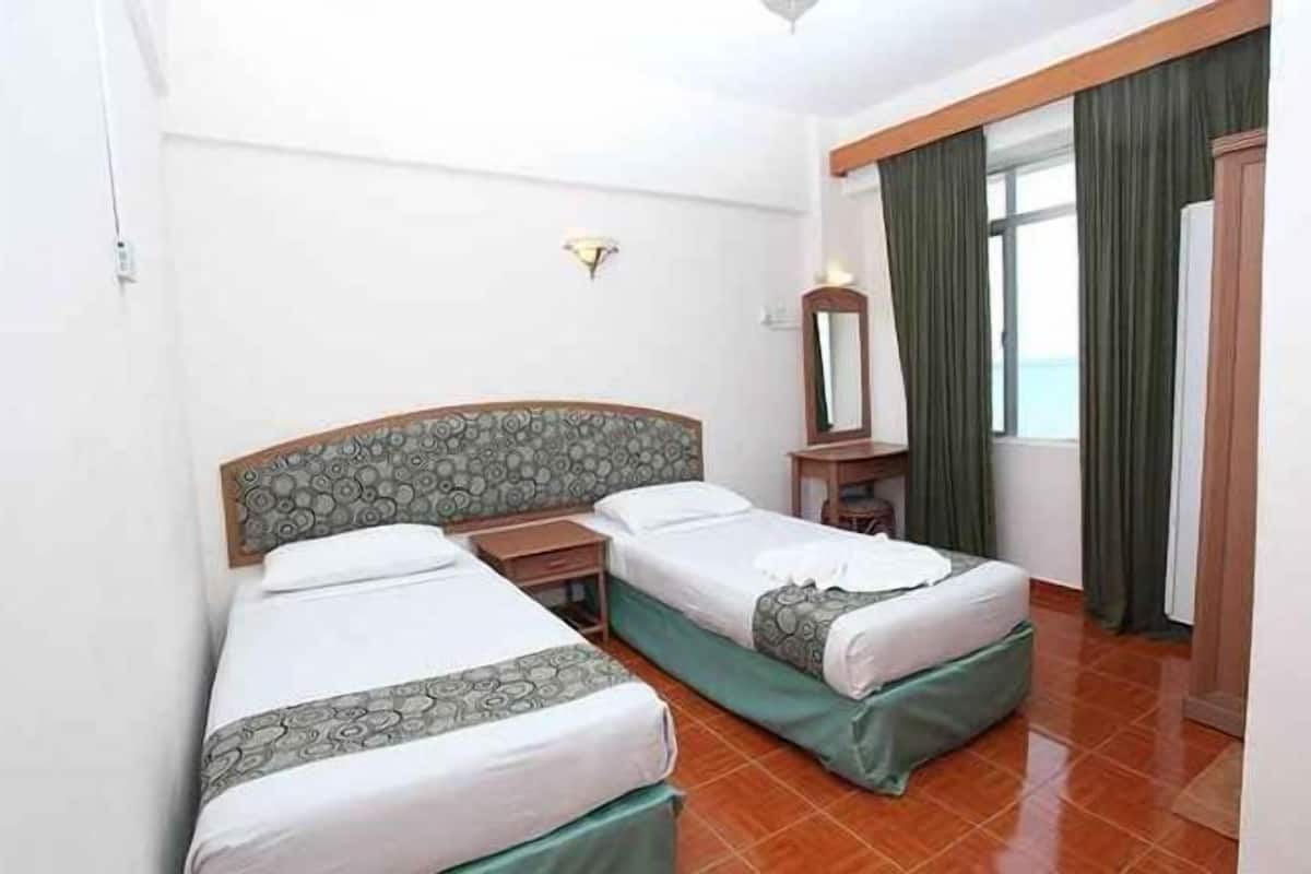 1 bedroom, blackout drapes, iron/ironing board, WiFi
