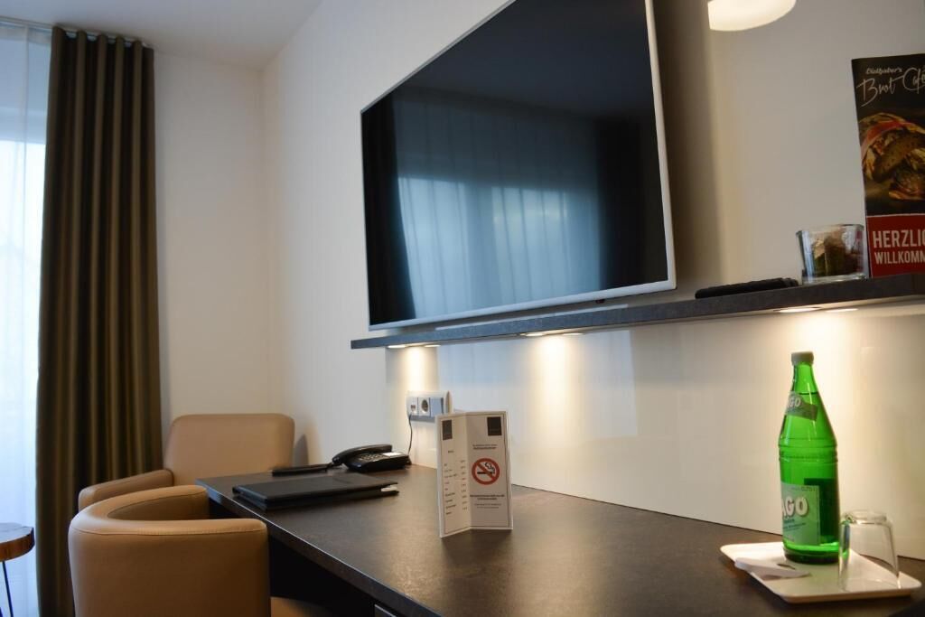 hypo-allergenic bedding, minibar, in-room safe, desk