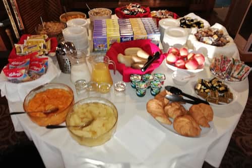 Tägliches inbegriffenes Frühstücksbuffet
