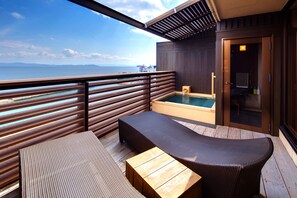 Japanese Style Twin Private Onsen bath (Riraku) | Balcony - Awaji Yumesenkei (Sumoto)