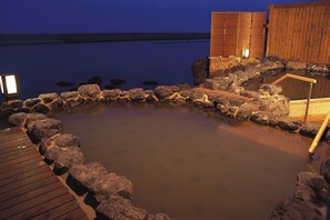 Aromatherapy, Thai massages, detox wraps, facials - Awaji Yumesenkei (Sumoto)
