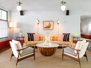 Lobby sitting area - Palihouse Santa Barbara (Santa Barbara)