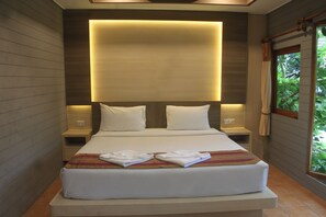 Bungalow superior | Minibar, caja de seguridad en la habitación y escritorio 
