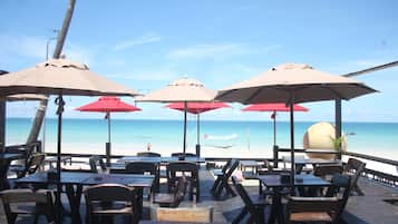 Breakfast, lunch, dinner served; Thai cuisine, beach views