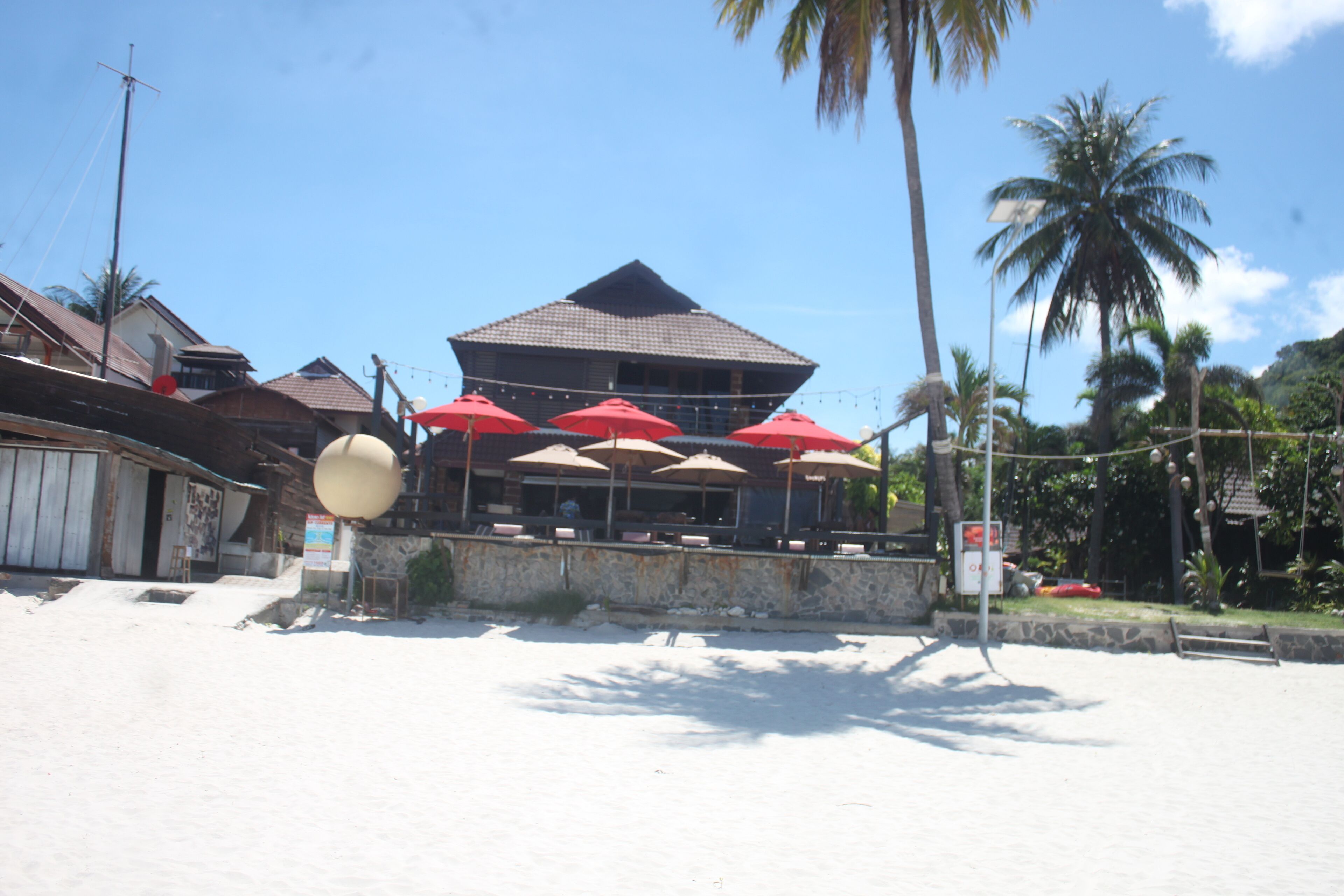 breakfast, lunch, dinner served; thai cuisine, beach views