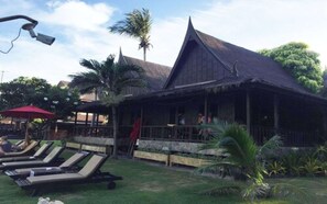 Bungalow Beachfront | Minibar, in-room safe, desk, blackout drapes - Tommy Resort (Ko Pha-ngan)