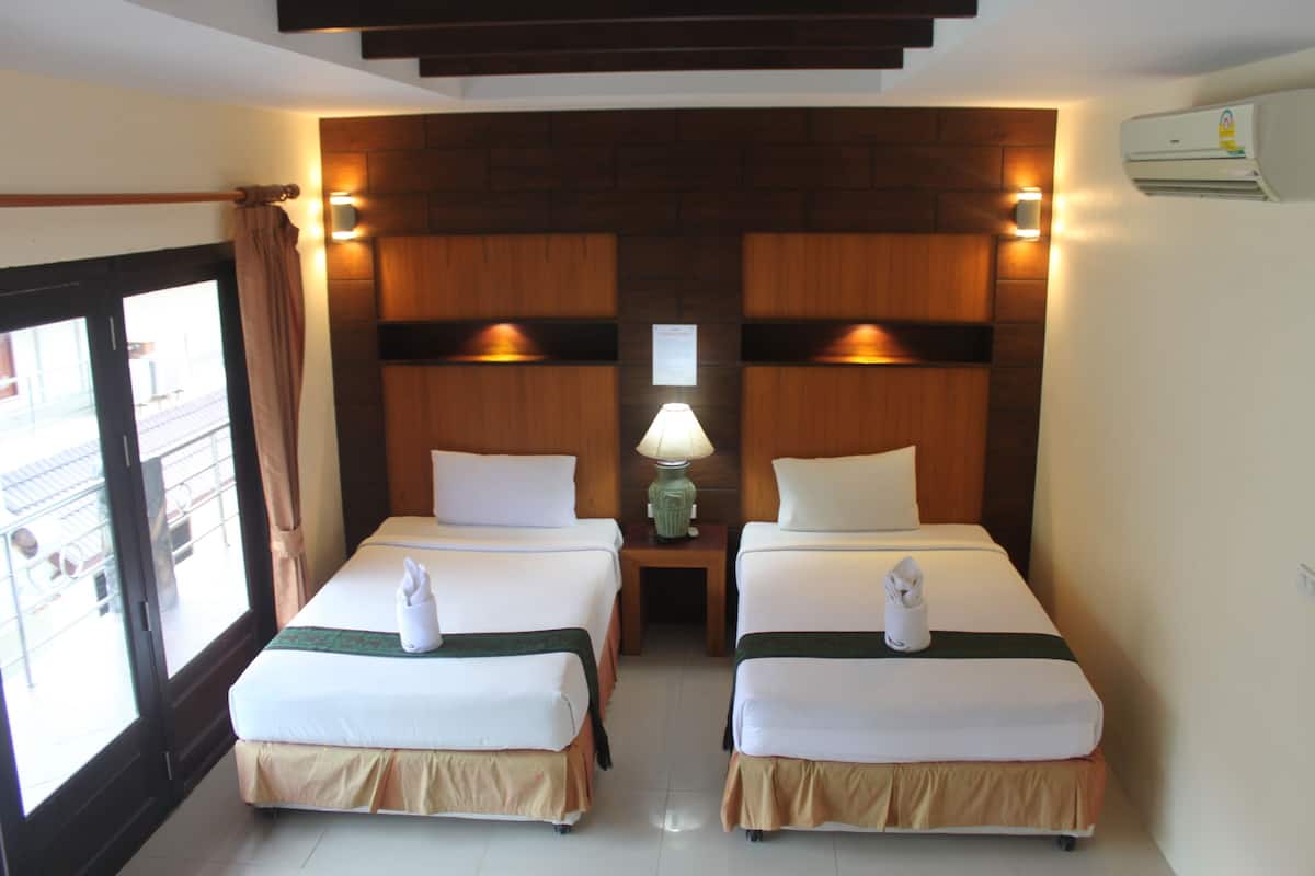 standard building | minibar, in-room safe, desk, blackout curtains