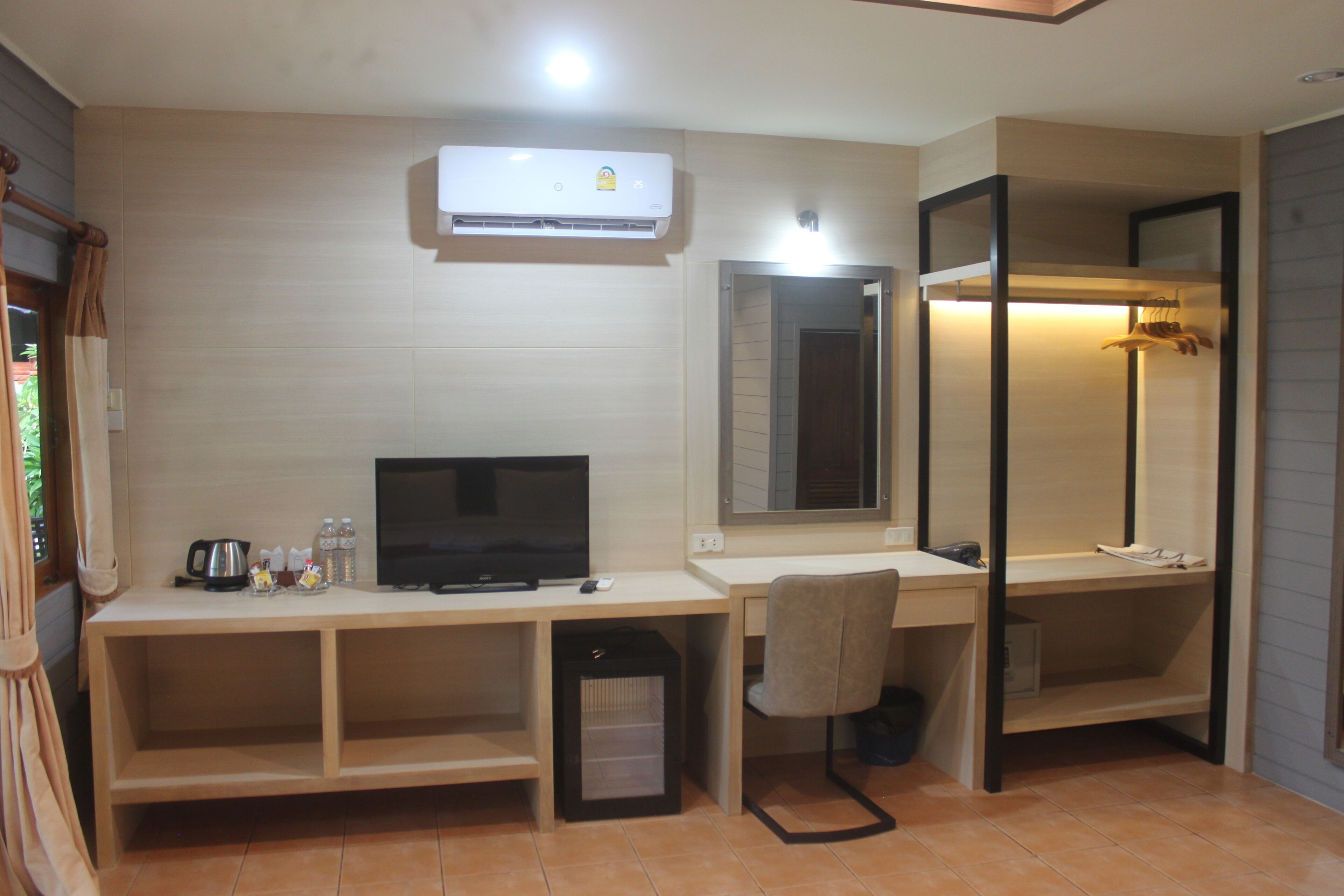 superior bungalow | minibar, in-room safe, desk, blackout curtains
