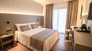 Kamar Double | Brankas, meja kerja, tempat tidur bayi gratis, dan Wi-Fi gratis