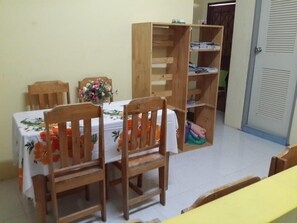 Lobby sitting area - Seventeen Hostel (Ko Pha-ngan)