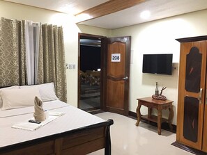 Bureau, lits pliants/supplémentaires, Wi-Fi gratuit, draps fournis