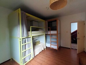 Free WiFi, bed sheets - Viajero Colonia Hostel (Colonia del Sacramento)