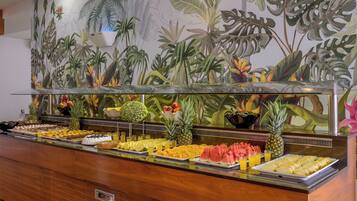 Lunch and dinner served