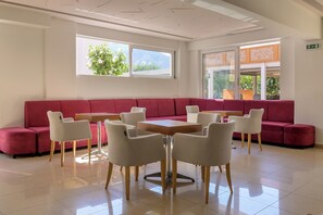 3 bars/lounges, 3 poolside bars - Eurohotel Katrin Hotel & Bungalows (Hersonissos)