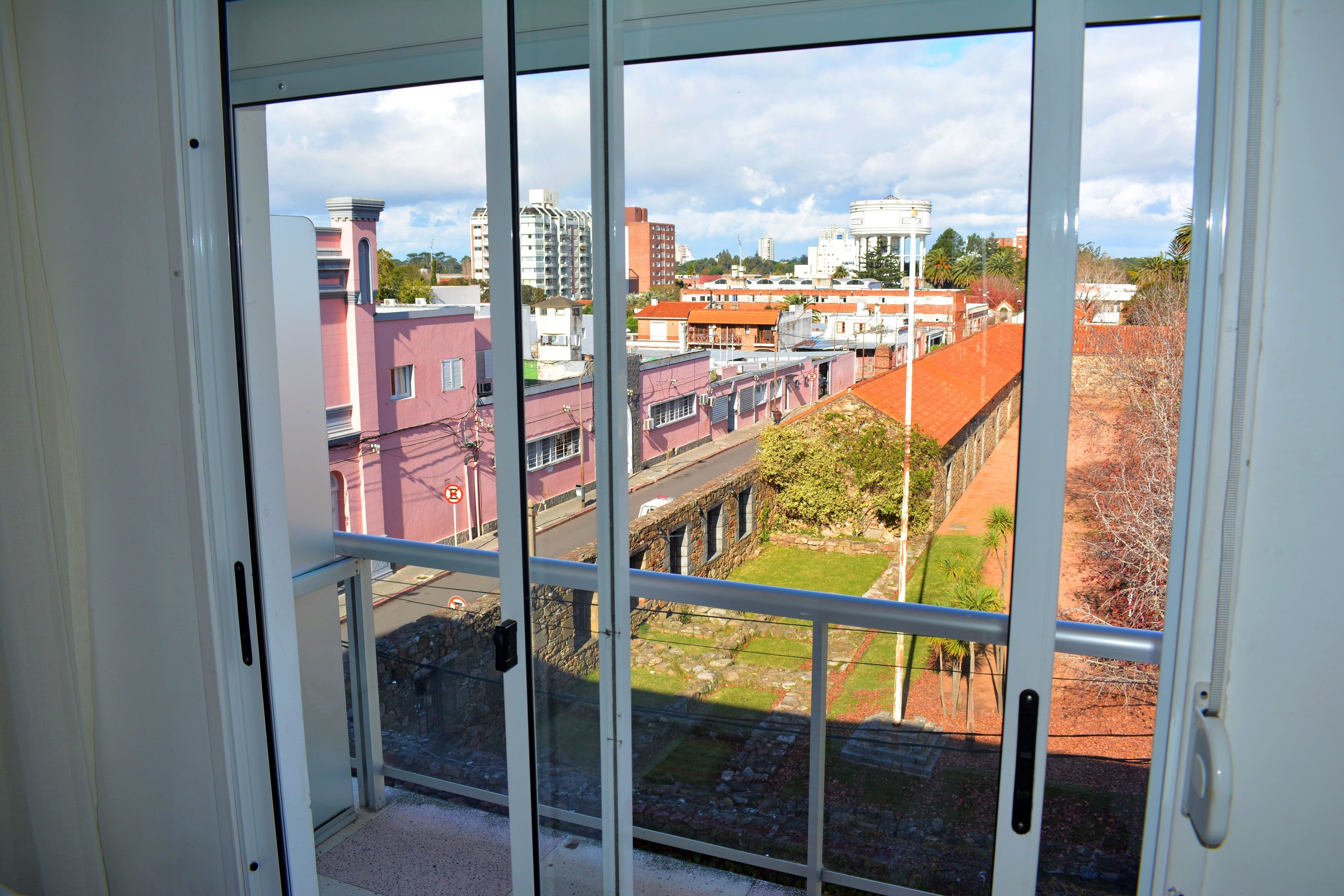 standard room, 2 single beds | balcony