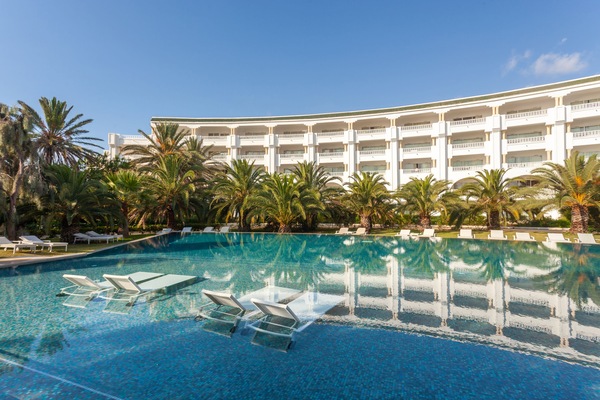 Indoor pool, 2 outdoor pools, pool umbrellas, sun loungers