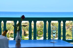 Vista para praia/oceano