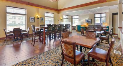 Best Western Golden Prairie Inn & Suites