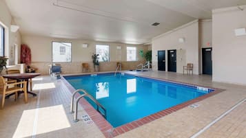 Indoor pool, pool loungers