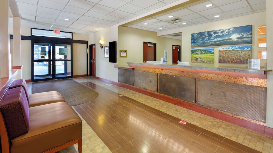 Best Western Golden Prairie Inn & Suites