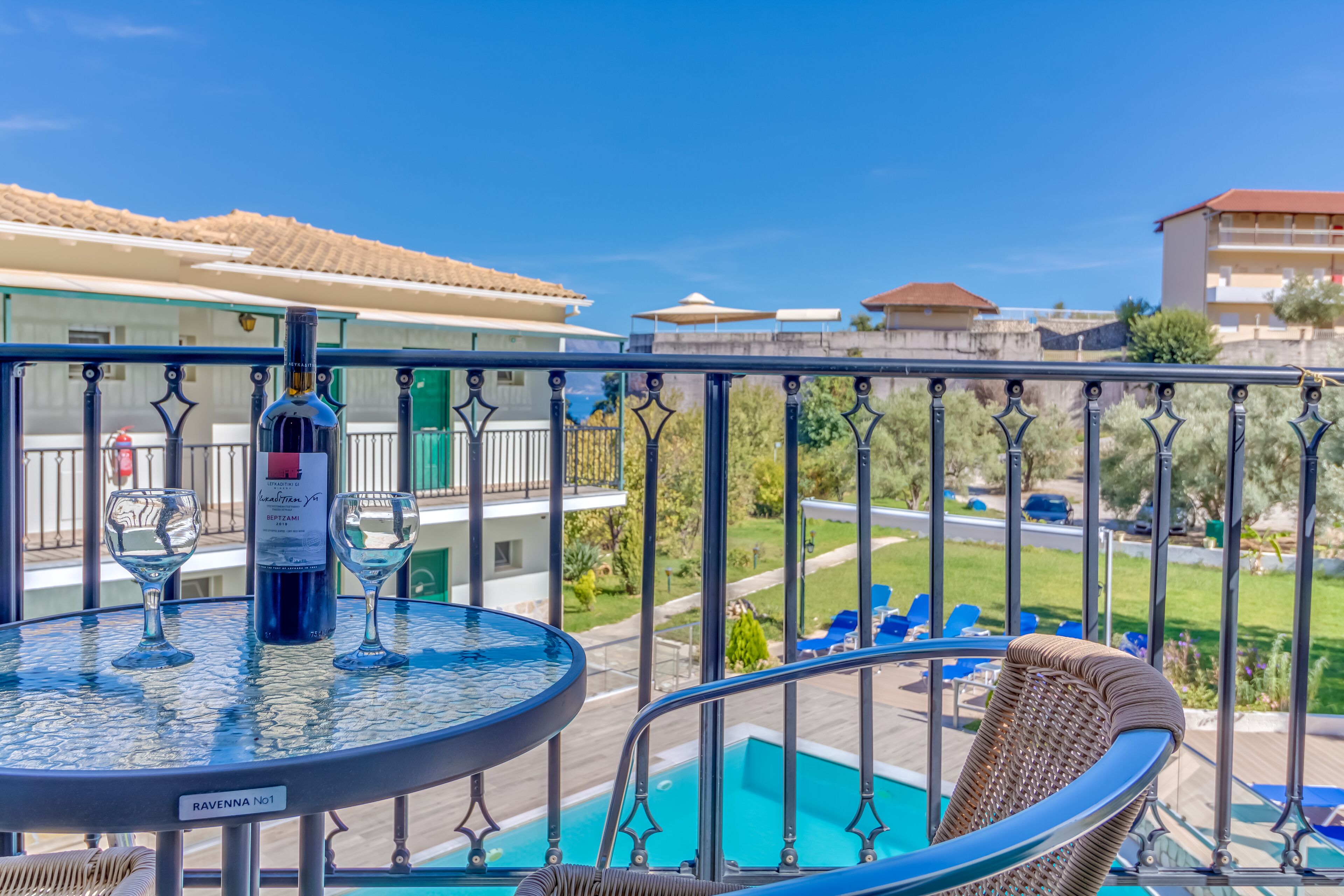 basic double room | 1 bedroom, minibar, in-room safe, blackout curtains