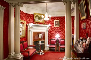 Sala de estar en el lobby