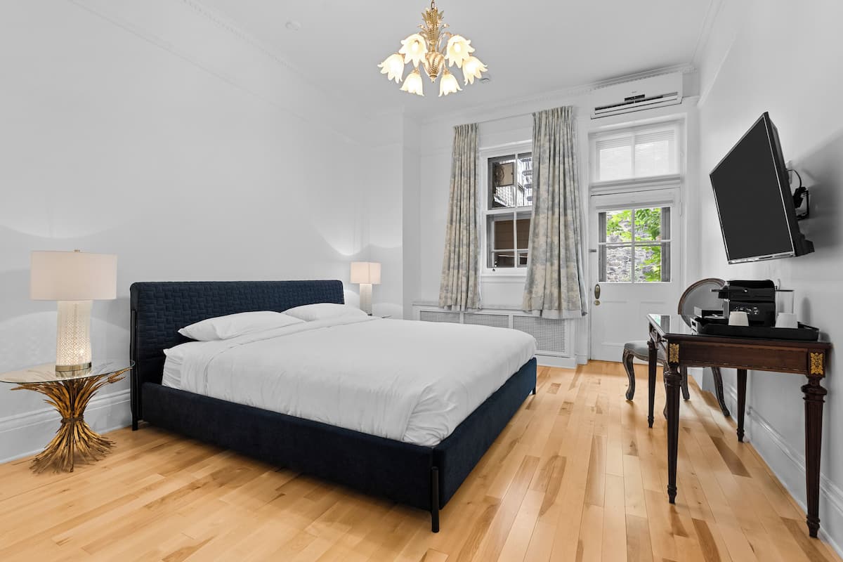 Superior Room, 1 King Bed, Terrace | Premium bedding, individually decorated, individually furnished