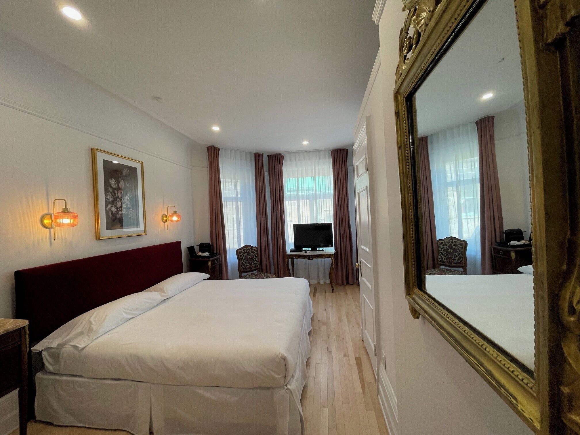 Panoramic Room, 1 King Bed | Premium bedding, individually decorated, individually furnished