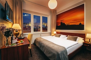 Minibar, in-room safe, desk, laptop workspace - Metropolitan Old Town Hotel - Czech Leading Hotels (Prague)