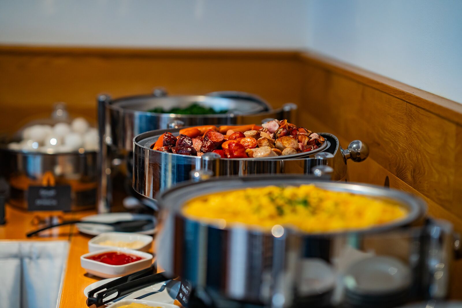 daily buffet breakfast (eur 16 per person)