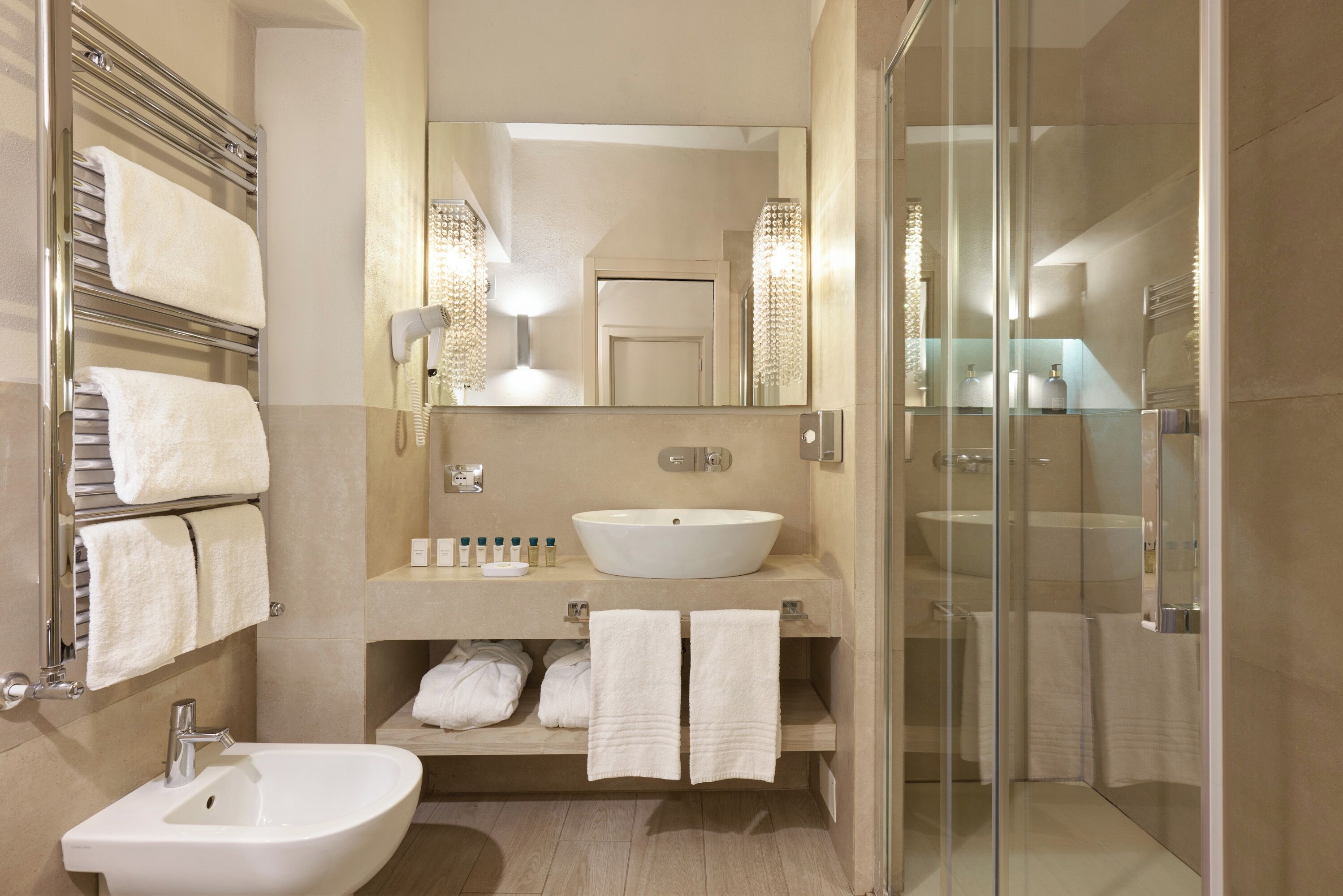junior suite | bathroom | free toiletries, hair dryer, slippers, bidet