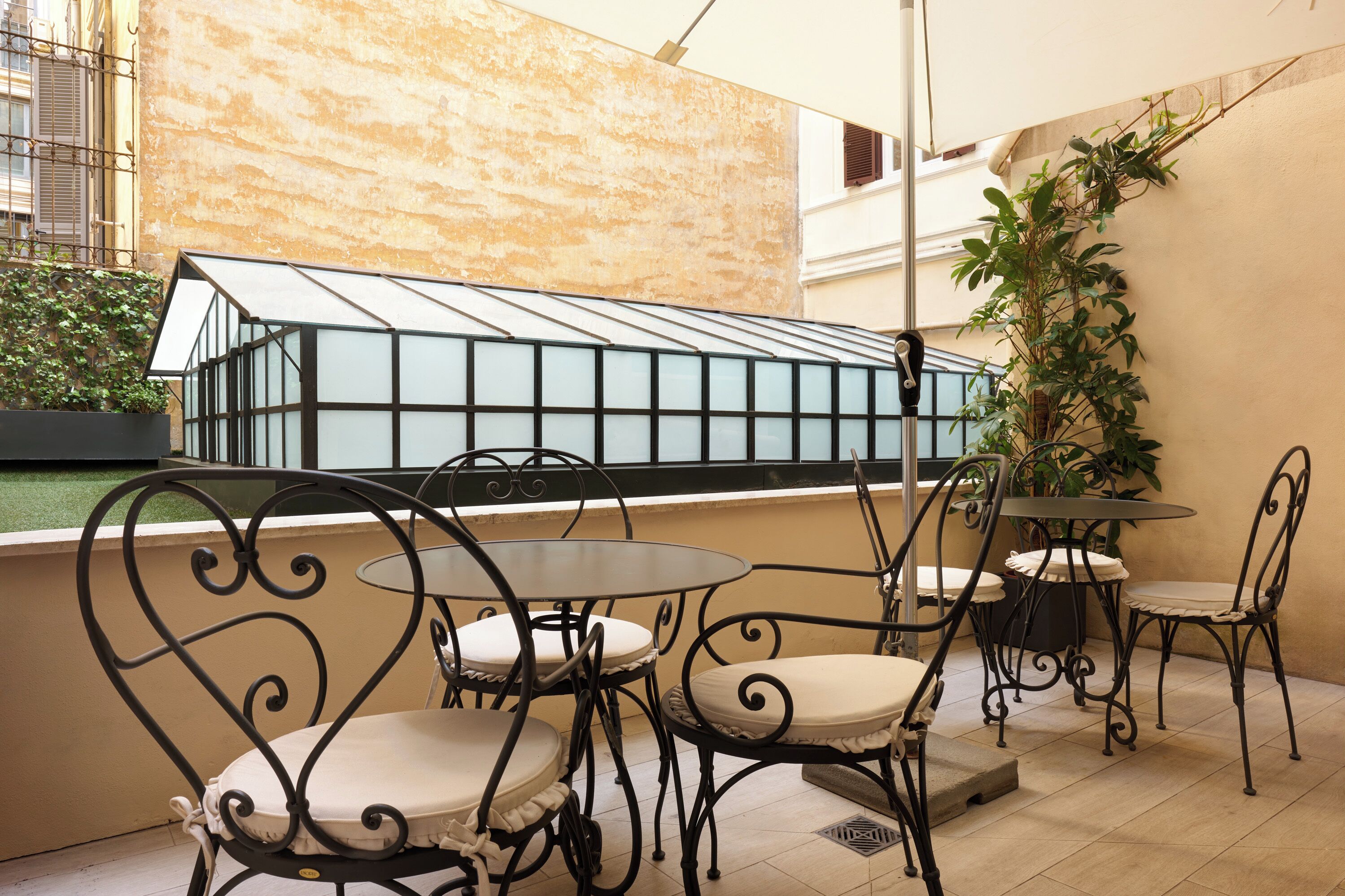 daily buffet breakfast (eur 15 per person)