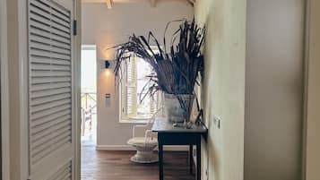 Apartment, 2 Bedrooms, Ocean View | Living area