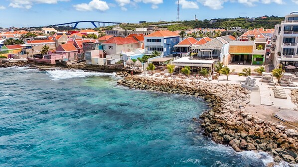 Breakfast, lunch, dinner served; Fusion cuisine, ocean views  - BijBlauw Hotel (Willemstad)