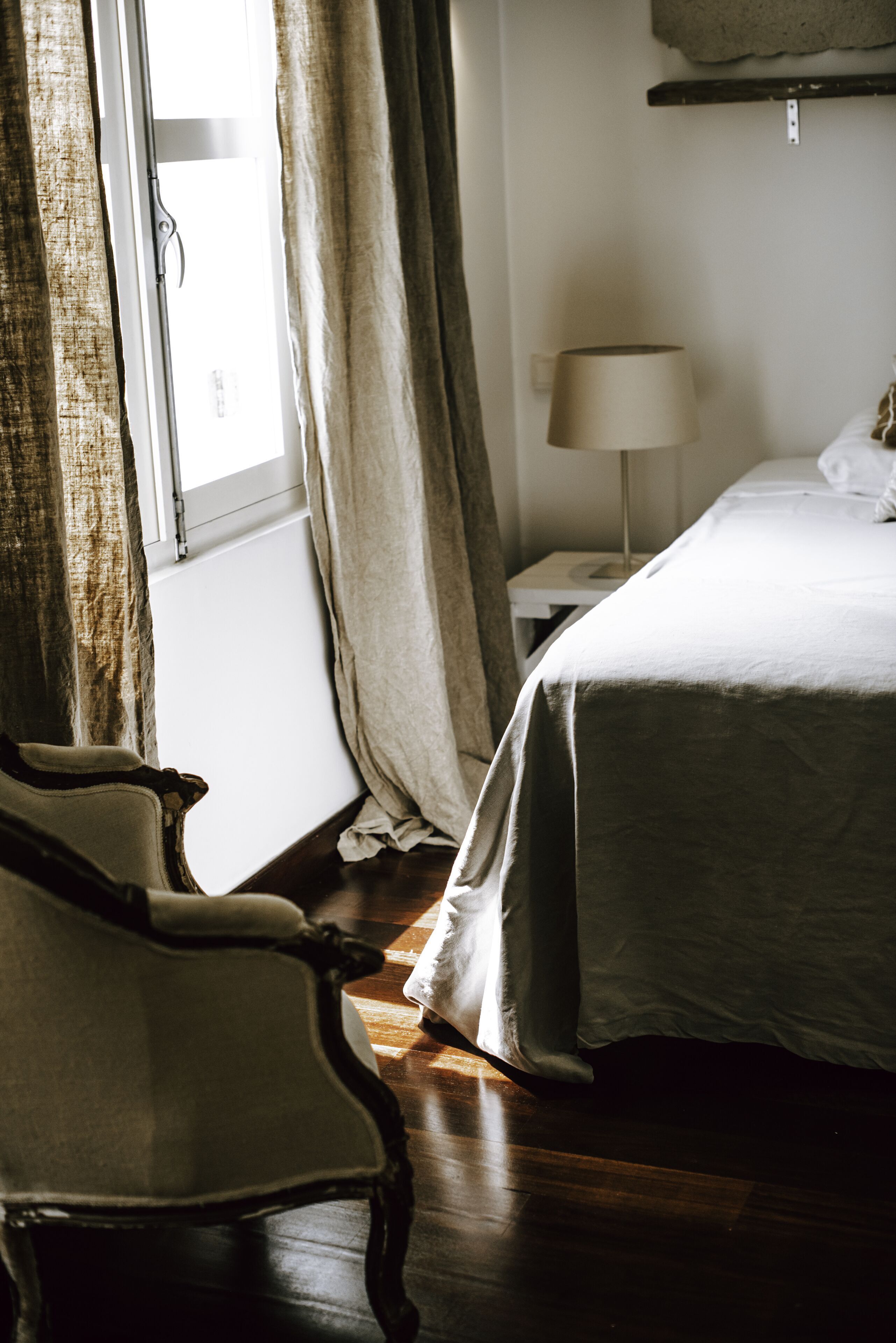 Ropa de cama de alta calidad y minibar 