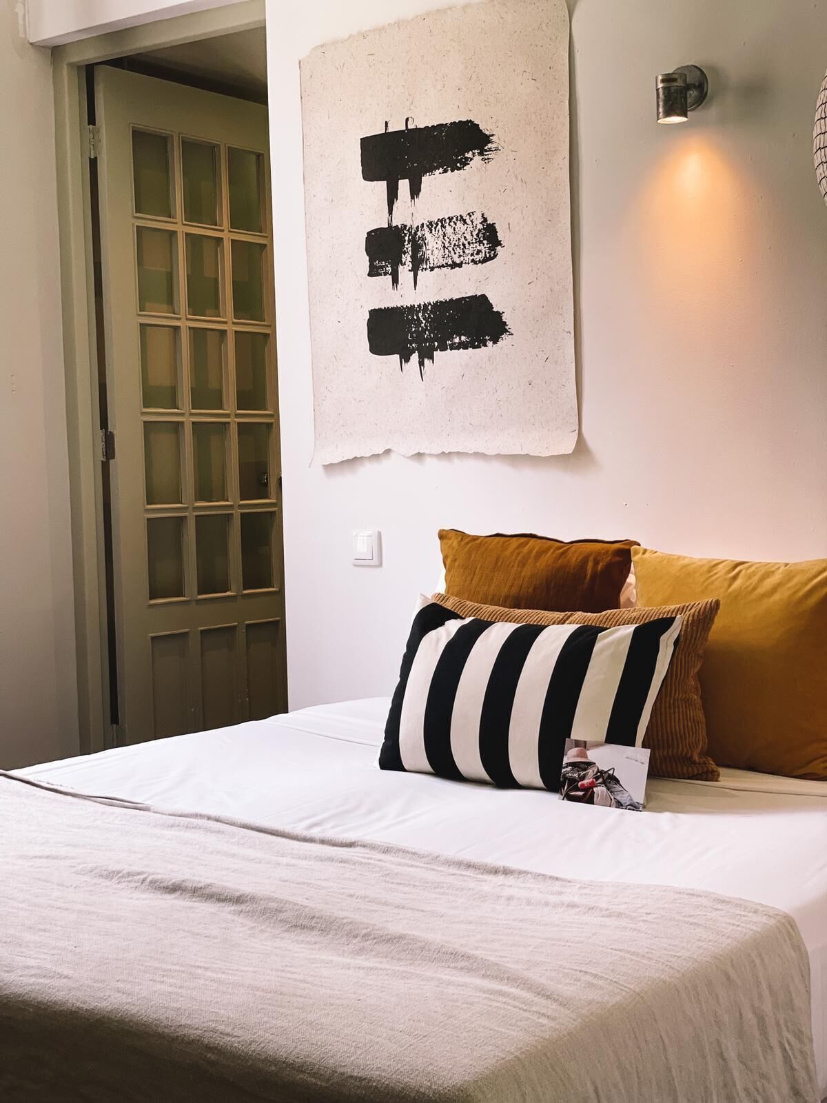Ropa de cama de alta calidad y minibar 