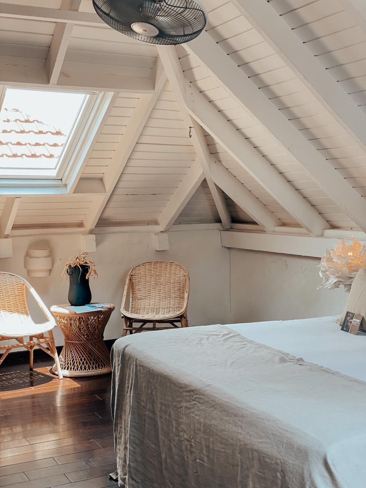 Ropa de cama de alta calidad y minibar 