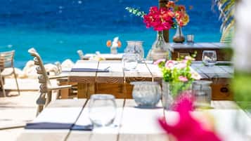 Breakfast, lunch, dinner served; Fusion cuisine, sea views