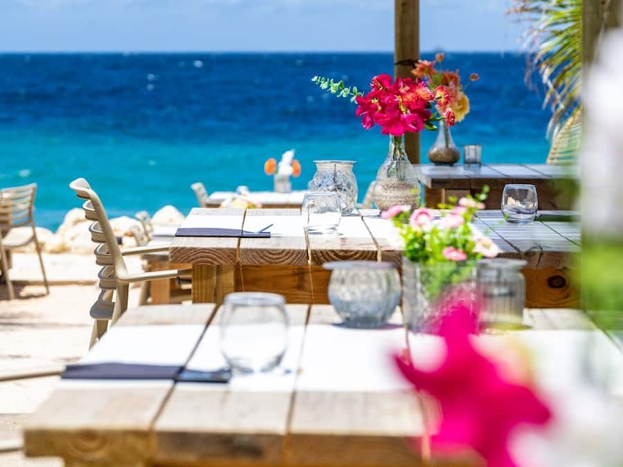 Café da manhã, almoço e jantar; culinária fusion, vistas para o mar
