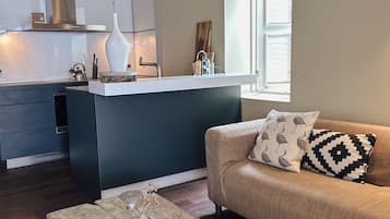 Apartment, 2 Bedrooms, Ocean View | Living area