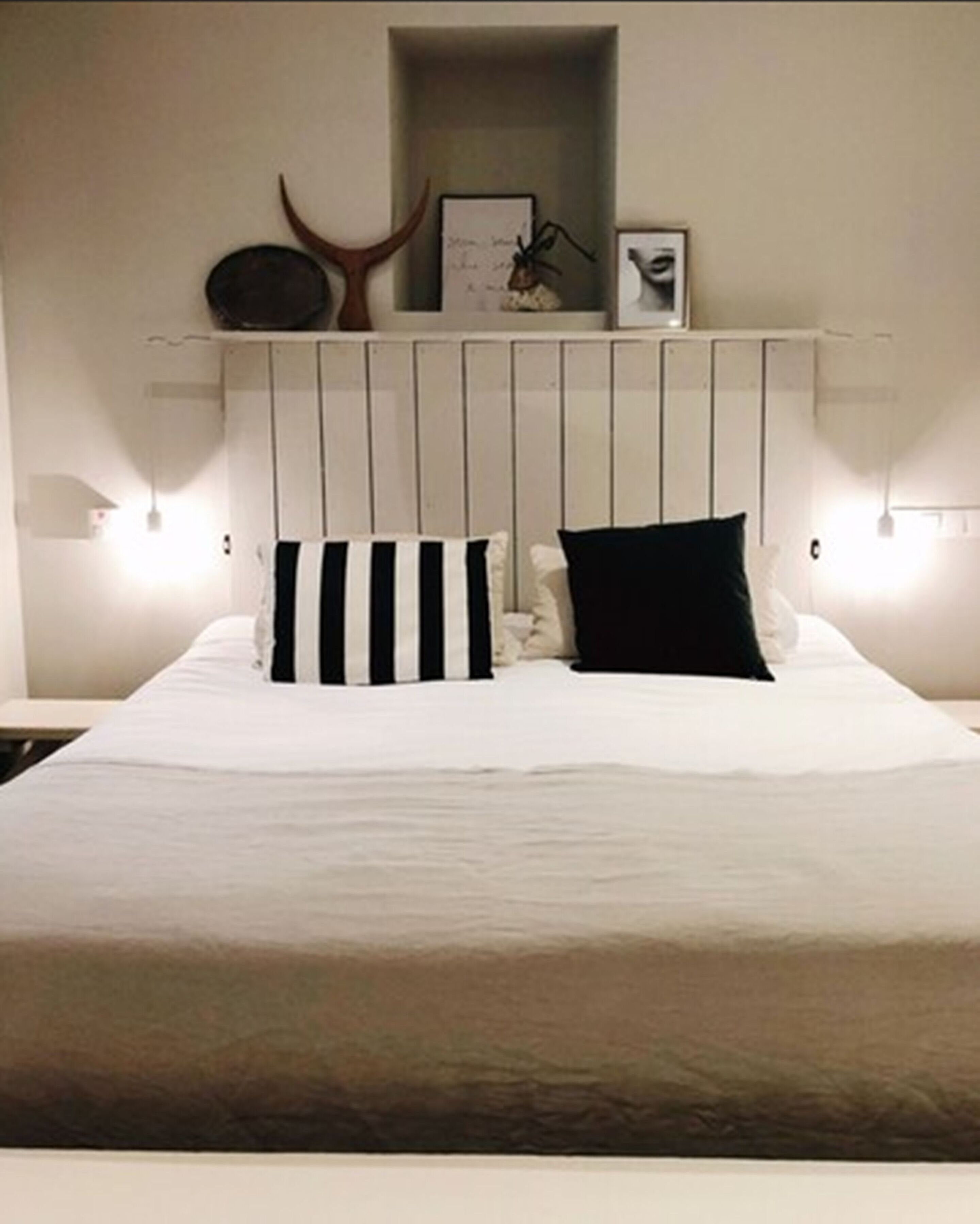 Ropa de cama de alta calidad y minibar 